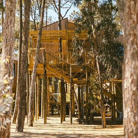 Bukubaki Eco Surf 4* Ferrel (Leiria)