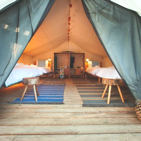 Bukubaki Eco Surf Resort 4*