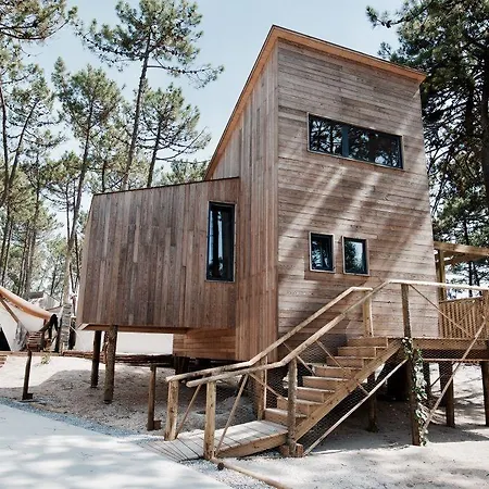 Bukubaki Eco Surf Resort Ferrel (Leiria)