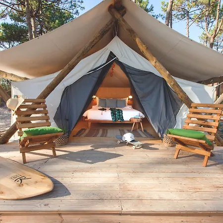 Resort Bukubaki Eco Surf 4*