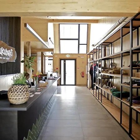 Bukubaki Eco Surf 리조트