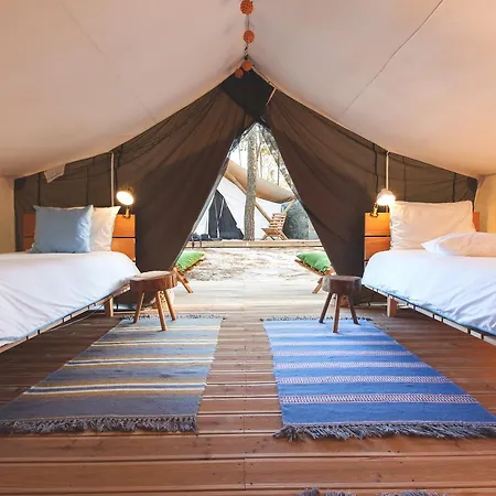 Bukubaki Eco Surf 리조트 4*