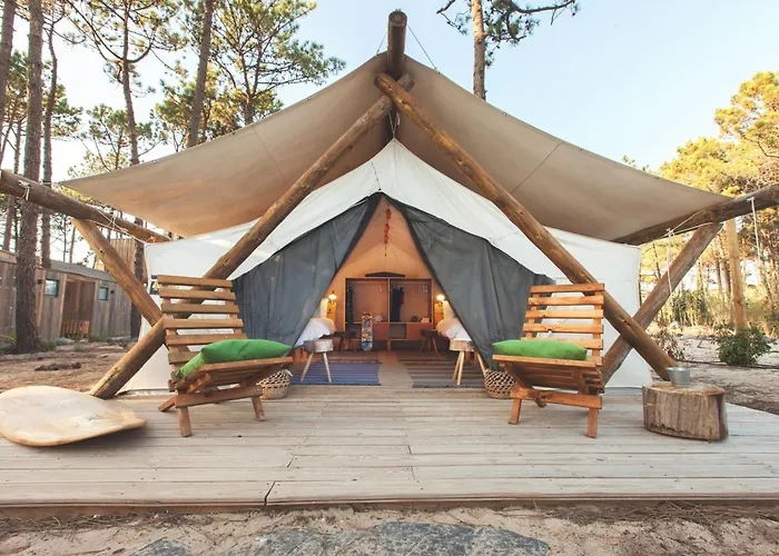 Bukubaki Eco Surf 度假村