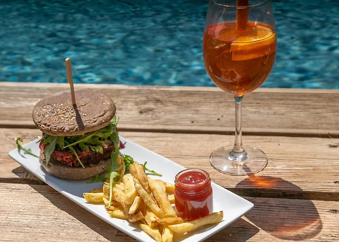 Bukubaki Eco Surf 度假村 费雷尔