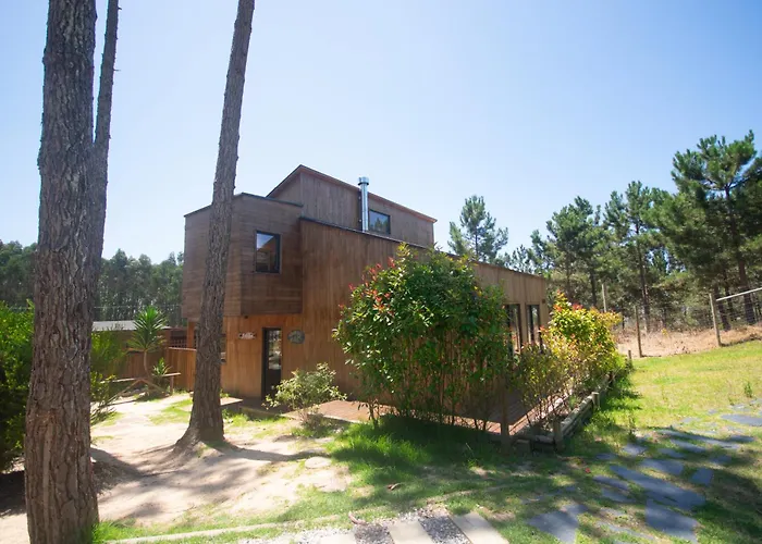 Bukubaki Eco Surf 度假村