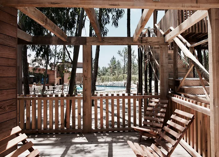 Bukubaki Eco Surf 度假村