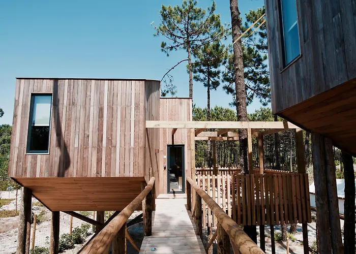 Bukubaki Eco Surf 度假村