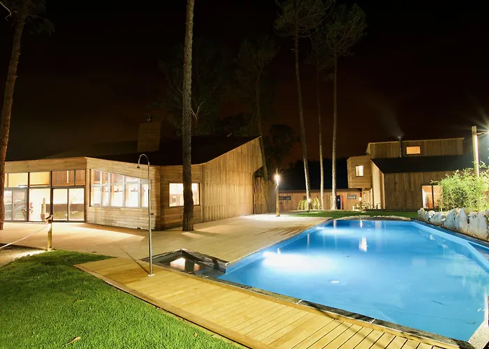 Bukubaki Eco Surf 度假村