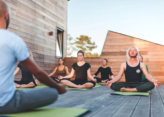 Bukubaki Eco Surf 度假村 4*